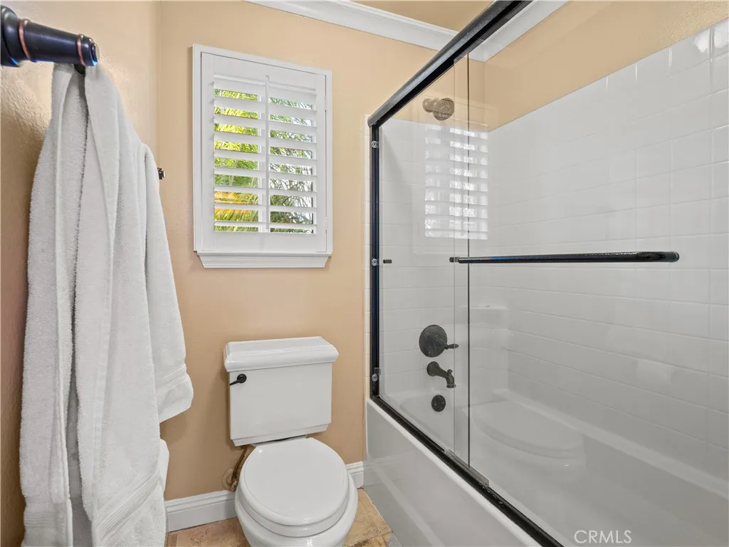 27805 Pine Crest Place, Castaic, California 91384 home-pic-35